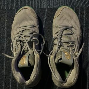 Kyrie 4’s size 11